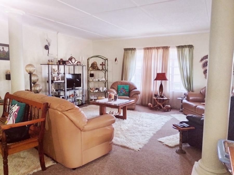 4 Bedroom Property for Sale in Noorsekloof Eastern Cape